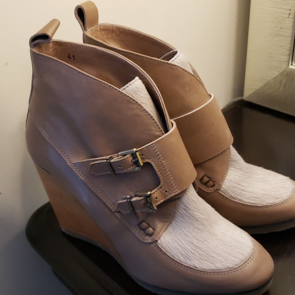 Camel Color Boots - Picture 4 of 4